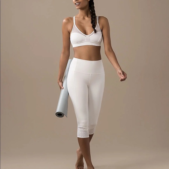 lululemon athletica Pants - Lululemon white cropped capri leggings